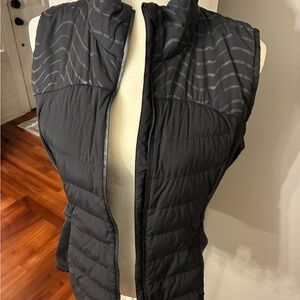 lululemon black puffer Vest